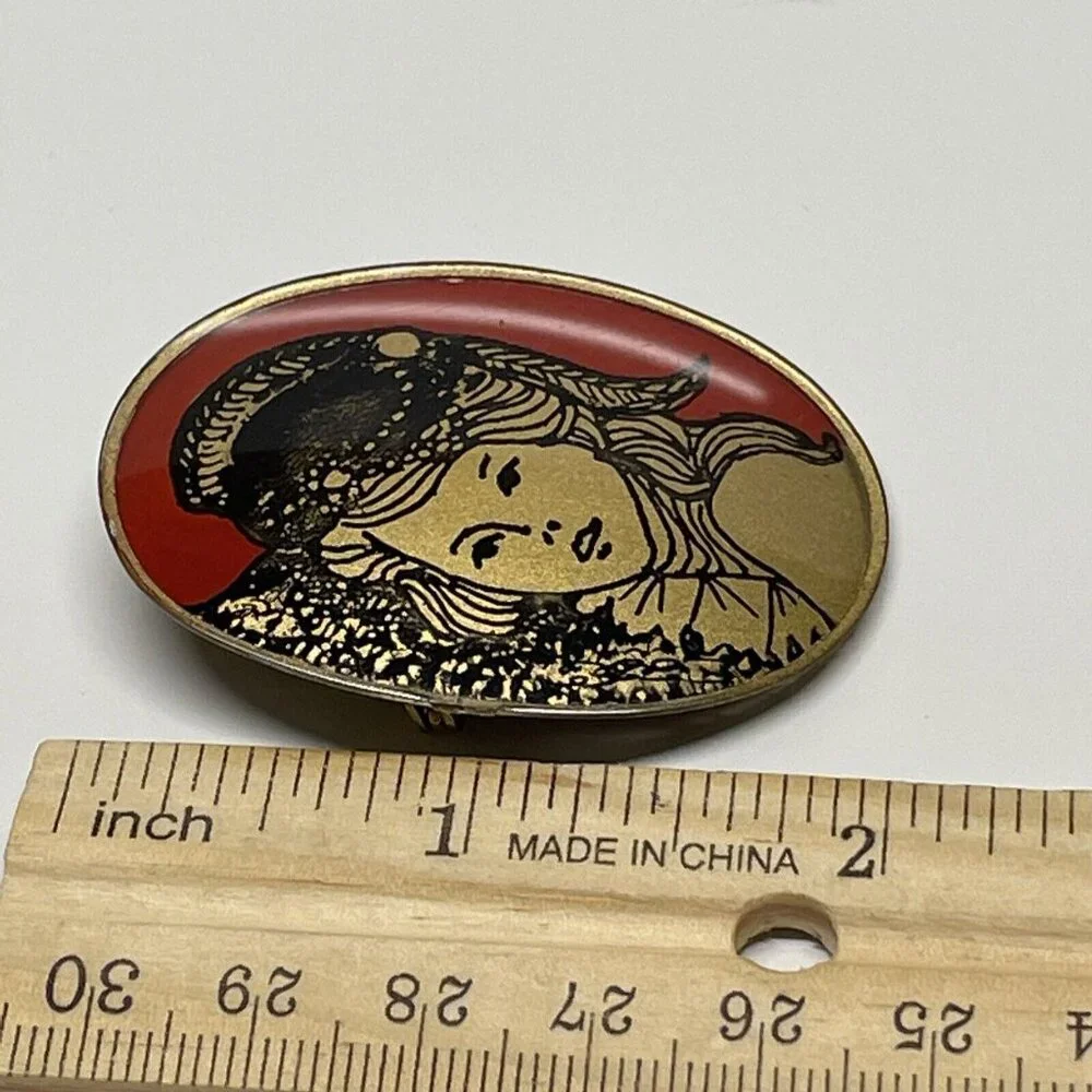 Vintage Woman Lady Brooch Pin Red Gold And‎ Black Colors Oval